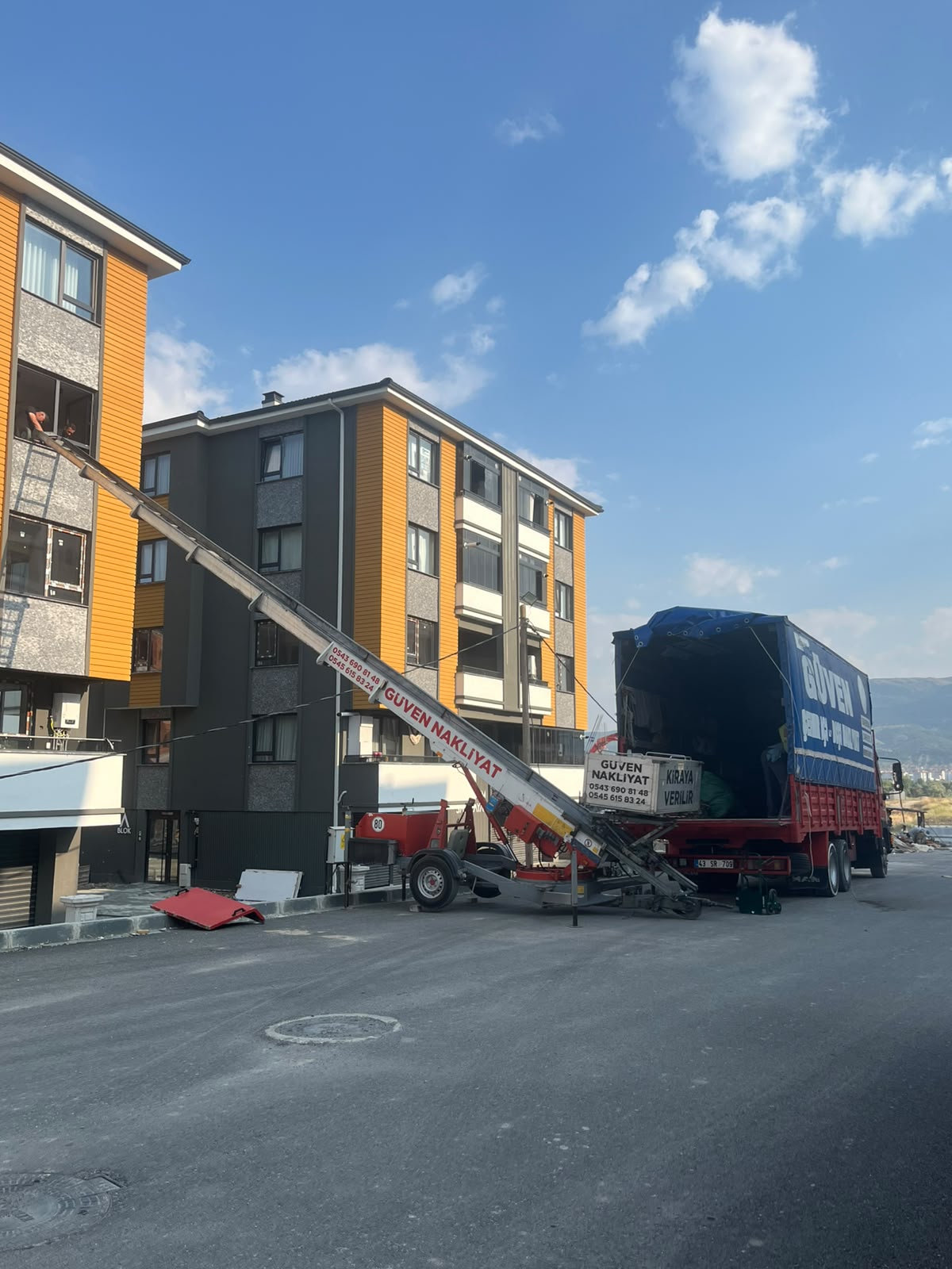 Kütahya'da bina taşıması